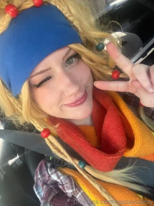 Out of cosplay vs in sending out goodies to everyone with auto renew