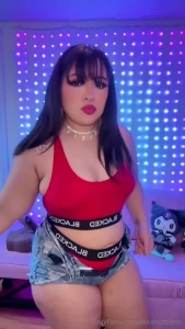 What s a girl gotta do to get blacked around here