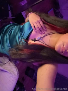 Why don t you come help me take this dress off