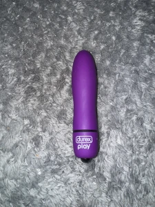 I m feeling horny today anybody want to watch me play