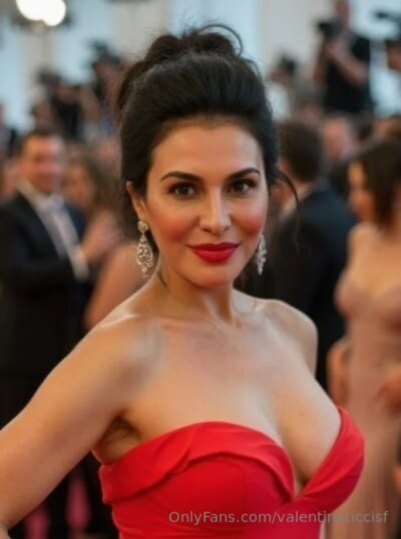 Elegance is beauty that never fades 