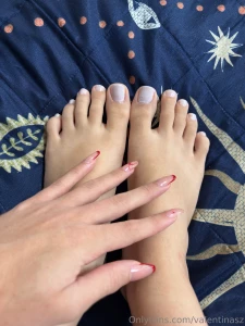Does anyone here want to see me cum on my feet