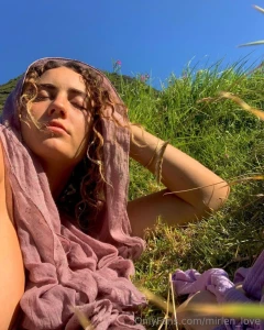 What color do you associate with good moods