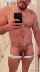 Morrito caliente sali del gym con la verga parada buscaba donde