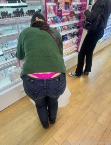 Public whaletail thongslip