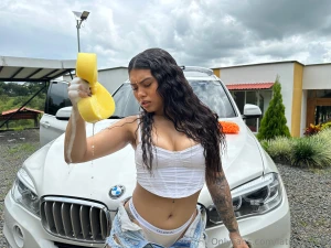 Un juego con agua con nuestra hermosa shanabellucy