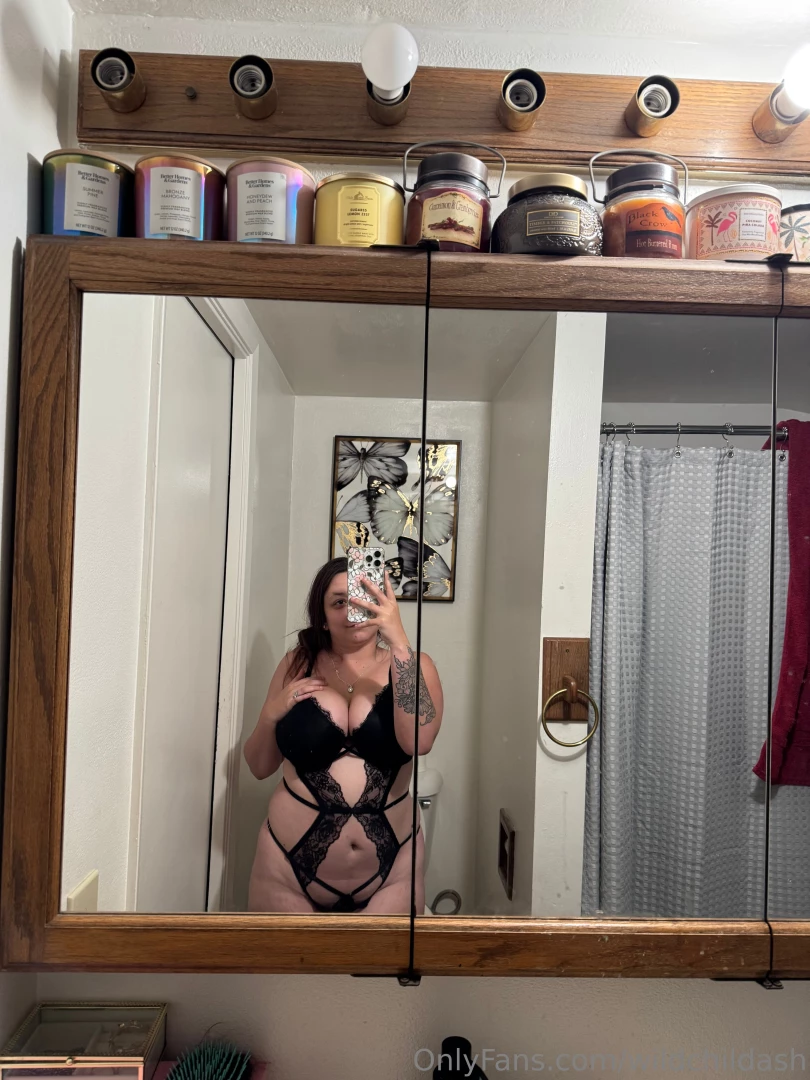 Who likes the new outfit yay or nah 