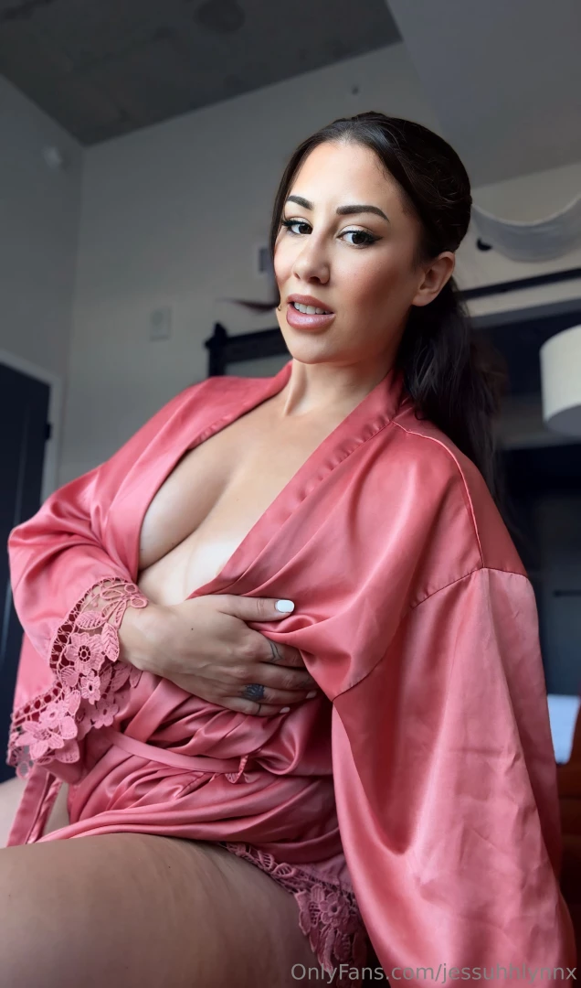 Let s just say i m in the mood for something fun dm me now 