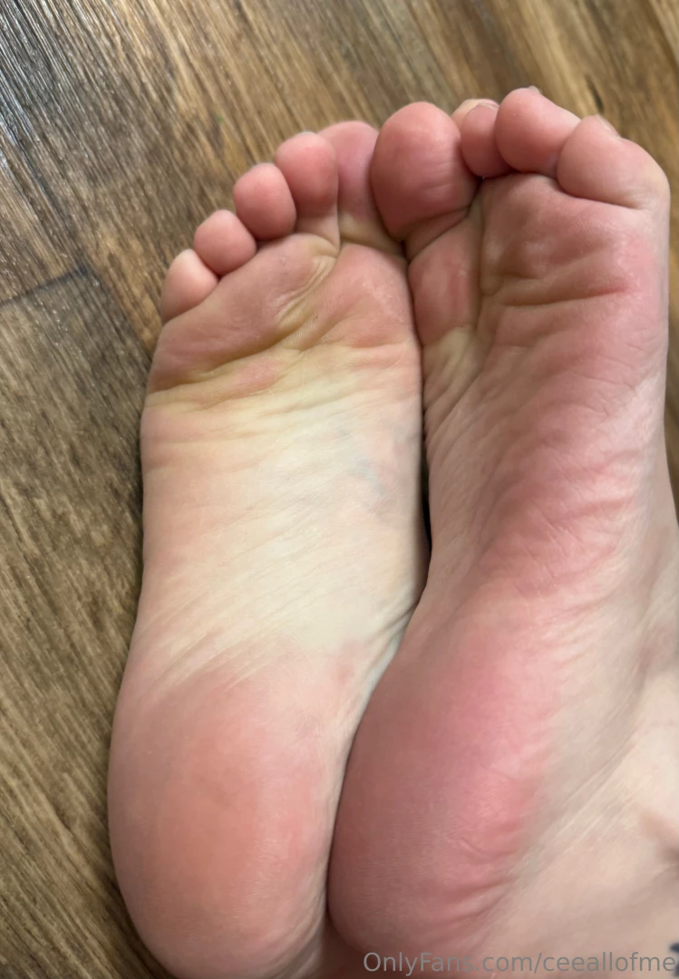 Do you have a favorite thing about my feet is it my pink soles or 