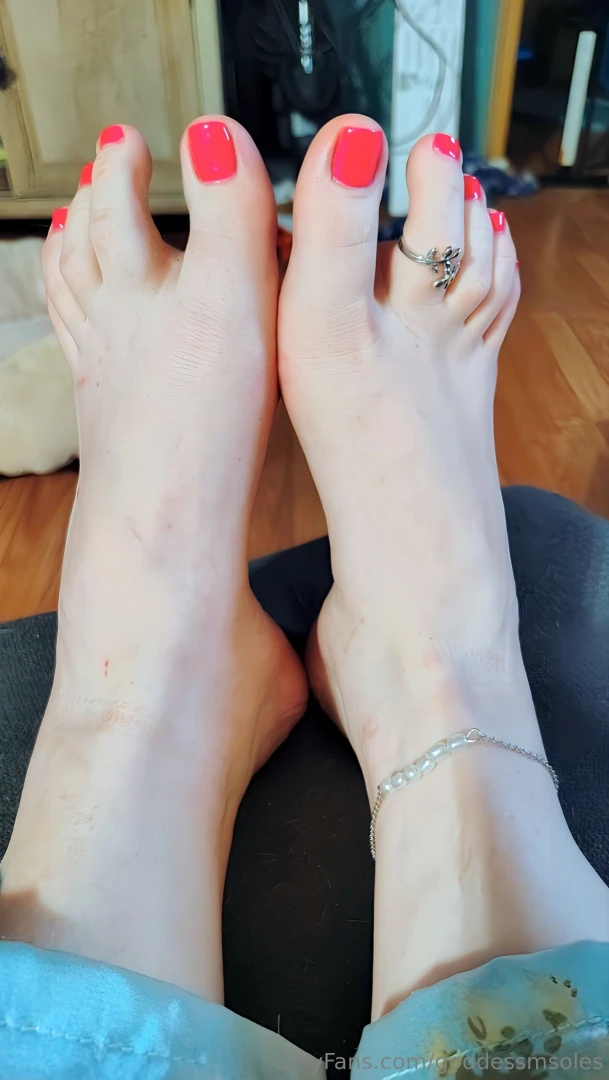 Come suck my toes part 1 