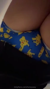 My pussy so phat in these boxers helloooo