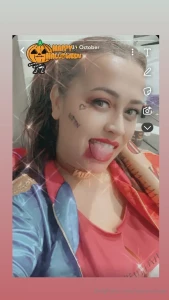 Ugh i ordered my halloween costume and it was supposed to arrive today