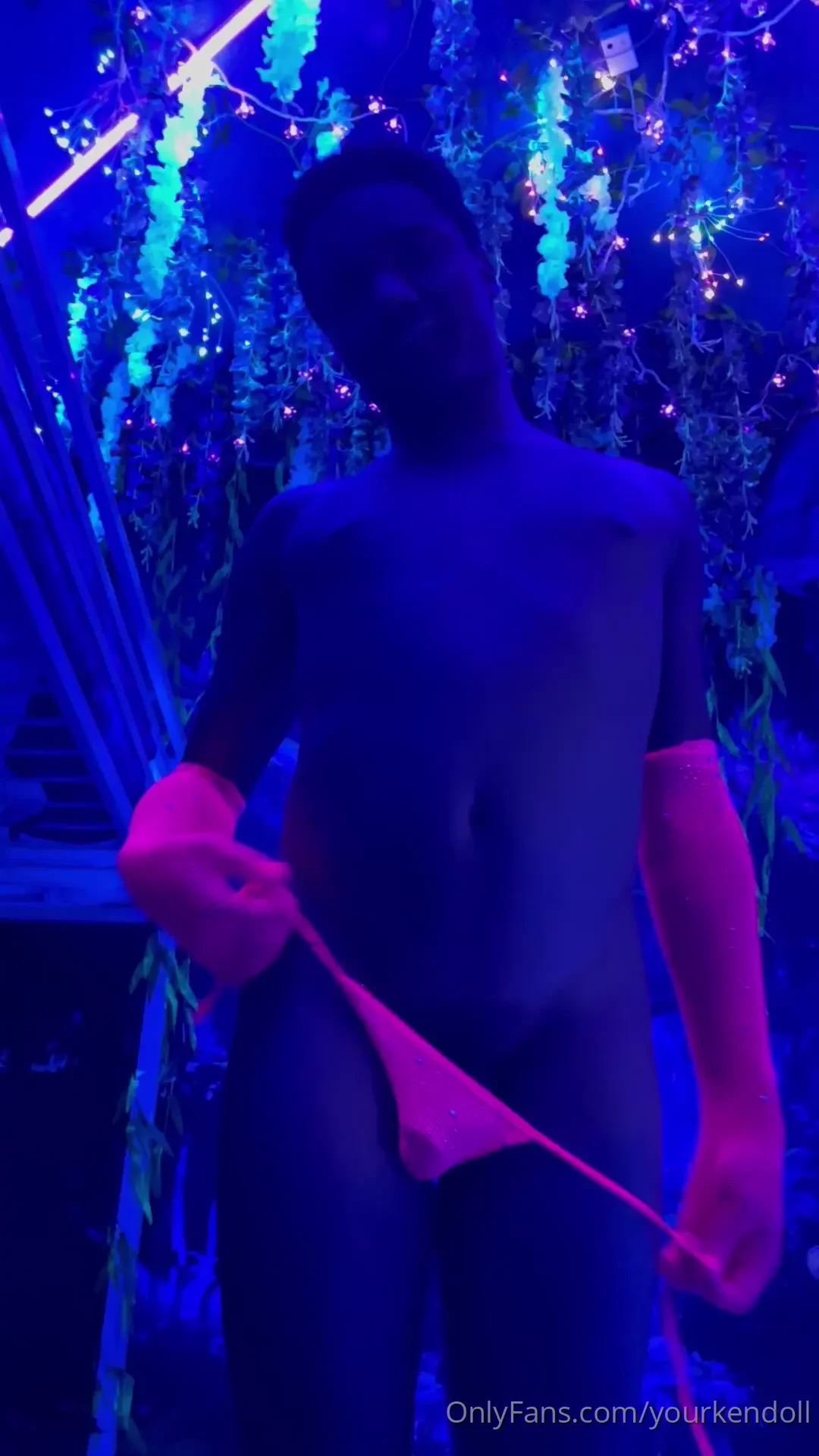 Clap my cheeks for me 