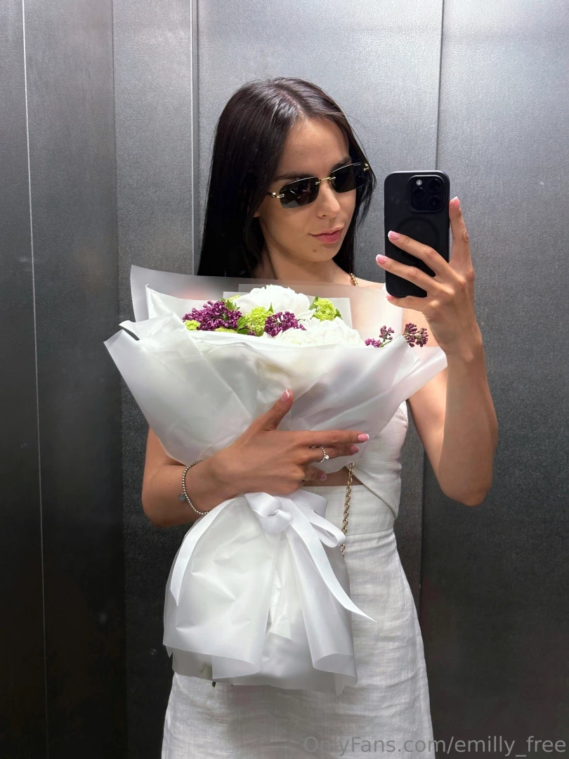 Today i bought myself flowers white delicate with a slight scent of 