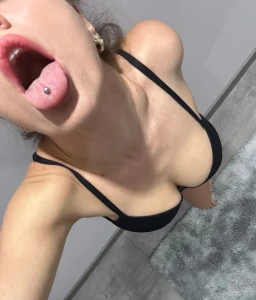 My mouth is thirsty for you text me now