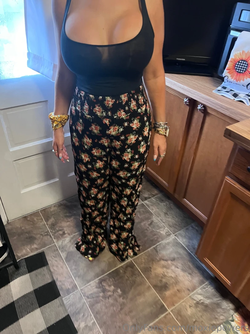 Happy titty tuesday love showing off my whole body to my lovely fans part 12 