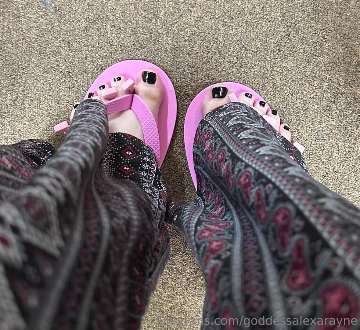 Today i got my first manicure and pedicure since being home from the part 1 