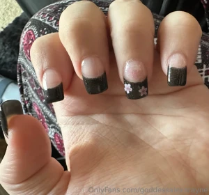 Today i got my first manicure and pedicure since being home from the