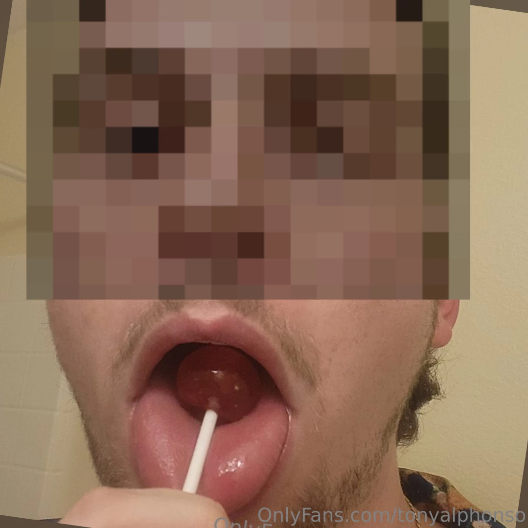 Lick lick lick lick lick me like a lollipop shawty want a 