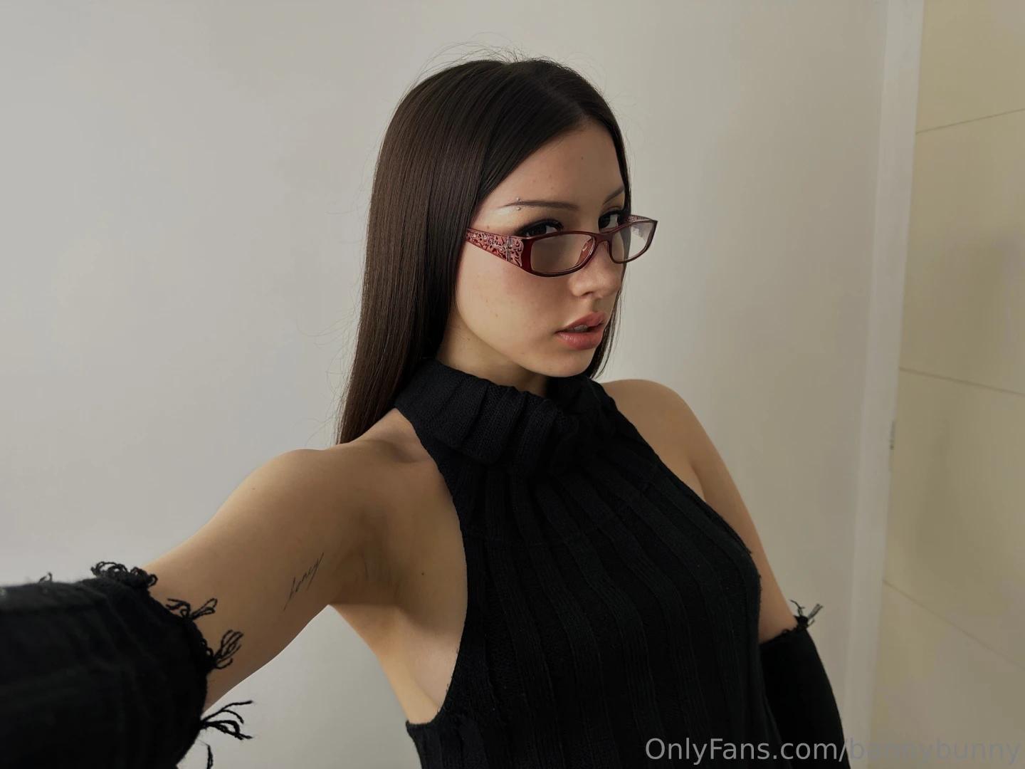 Quien me regala la cirug a de tetas por cierto me estoy maquillando part 3 