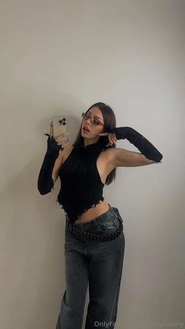 Quien me regala la cirug a de tetas por cierto me estoy maquillando part 1 