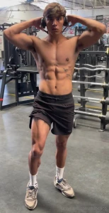Looking for a big veiny cock and a nice ass too pisani_eze23 is what part 1