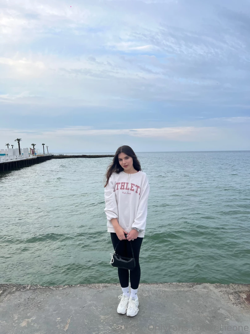 What could be better than a cup of coffee at a seaside caf and the 