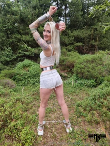 Steel and bondage in nature is my favourite