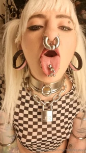 20 min of my stretched tongue piercing exploration how much can fit in part 1