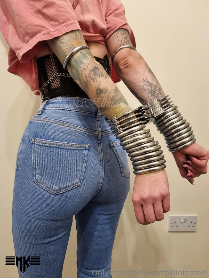 Casual corset wearing at my office and how things tend to escalate of part 1 