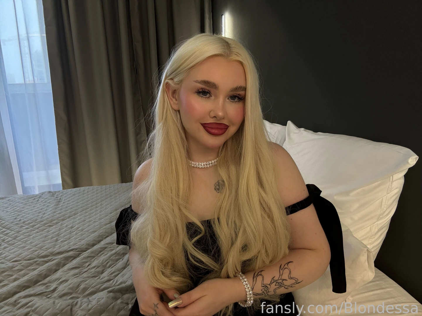 I really liked the evening outfit and makeup would i get your part 2 