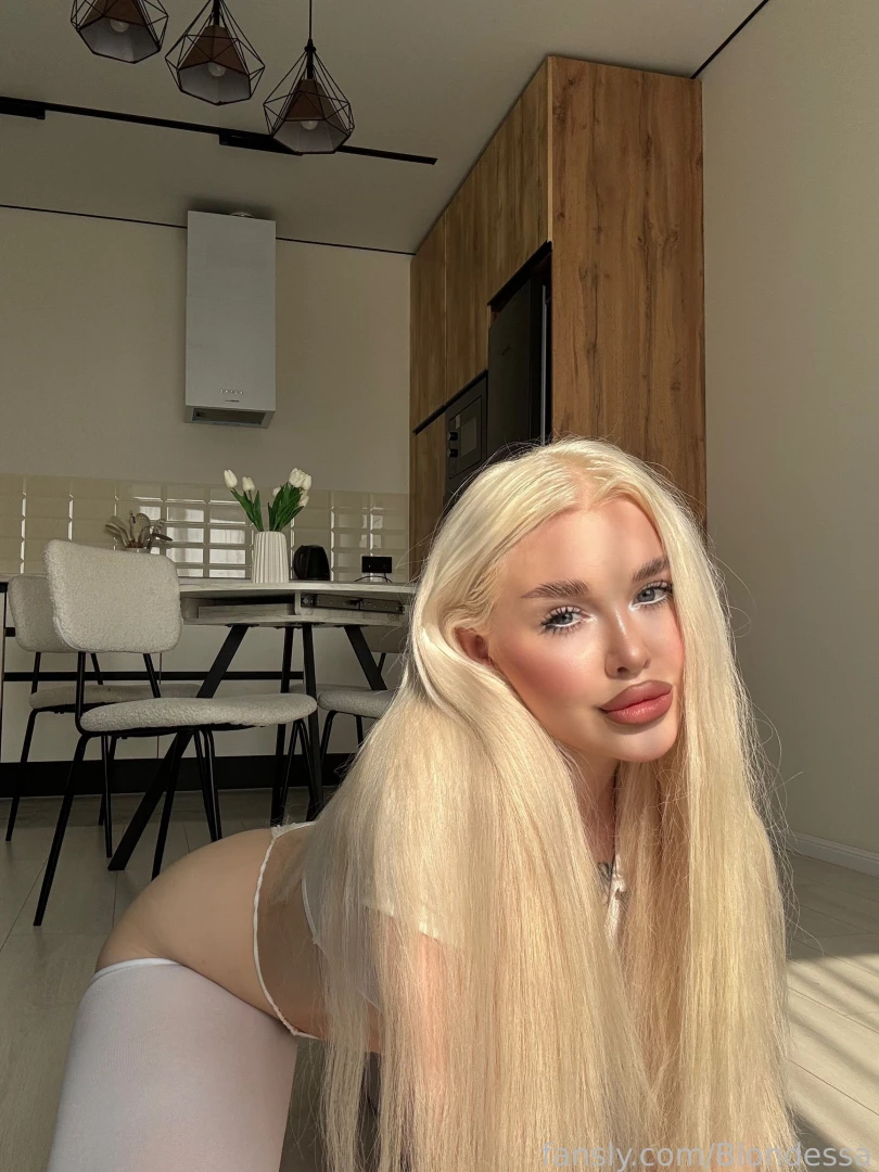 Blonde teen 18 blonde hot blondessa bigass curvy 