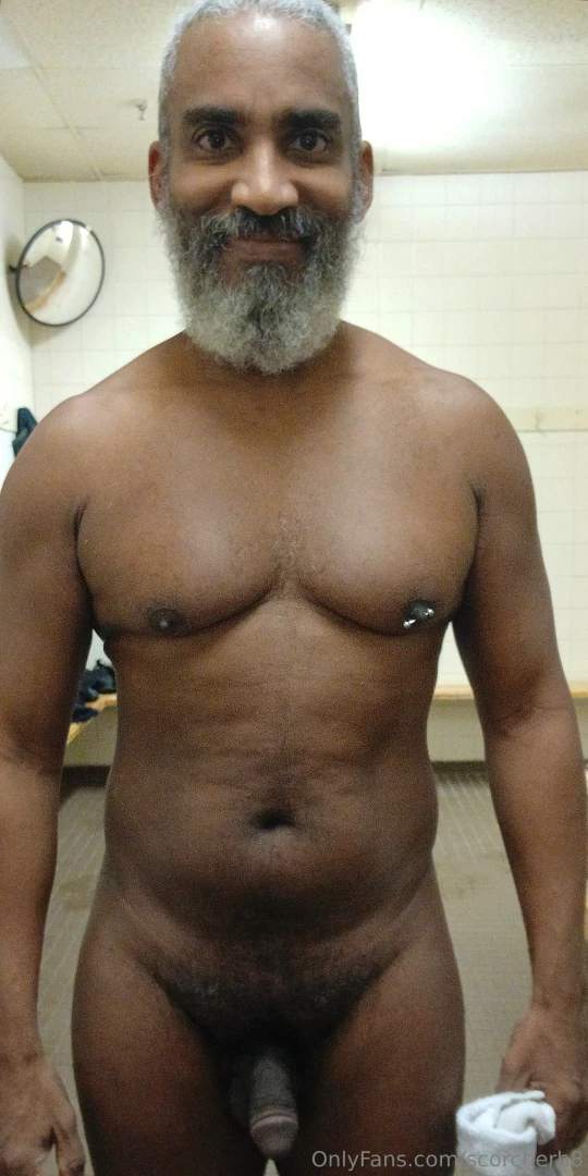 Tummy tuesday beard musculardaddy gay feet gaycruising beardgay part 4 