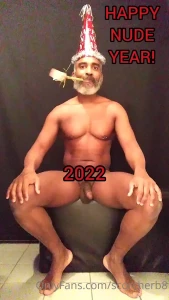 Happy new year beard musculardaddy gay feet gaycruising beardgay