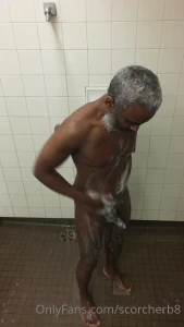 Wash-up wednesday beard musculardaddy gay feet gaycruising beardgay
