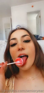 Guess my favorite color and i ll send you a surprise part 1