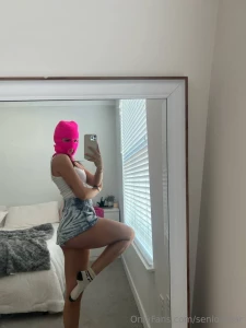 Shaking pom poms and sucking heads - just another day of kylienelson part 1