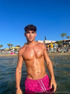 Come here i want you and i to make something of this