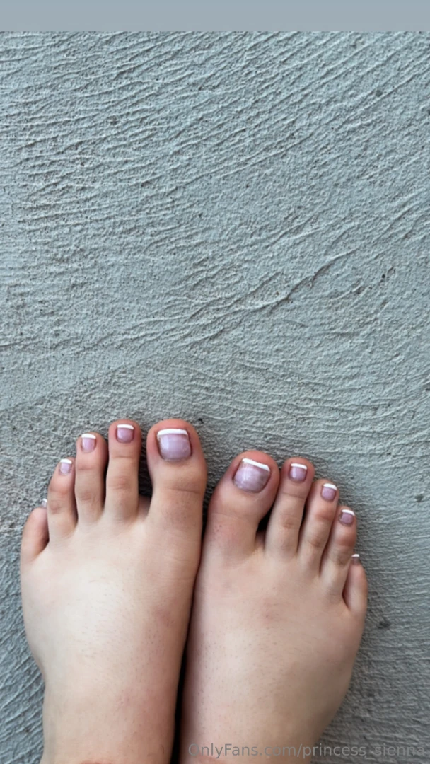 My feet are the prettiest 