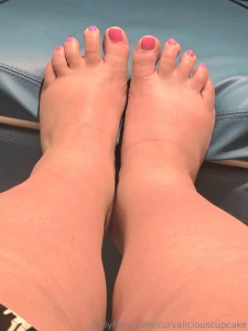 Proof that even the sun couldn t resist these thick thighs part 5