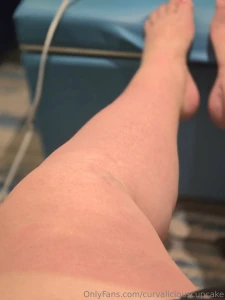 Proof that even the sun couldn t resist these thick thighs part 1