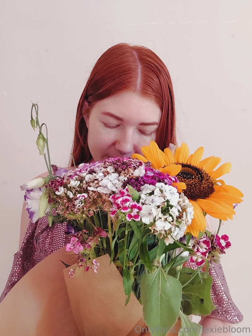 It s so nice to receive flowers 