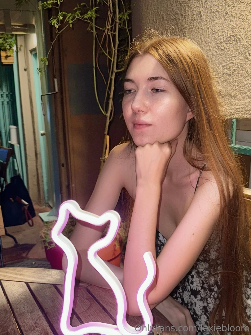 Two kittens are waiting for you 