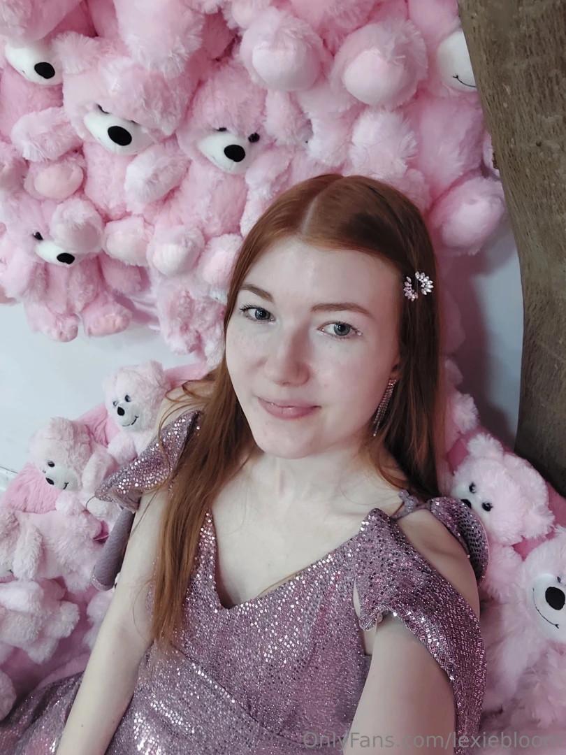 So many teddy bears they matched my dress accidentally 