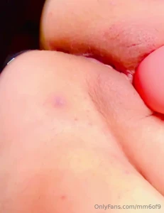 I let myself squirt for you i just got waxed yesterday so i m still a