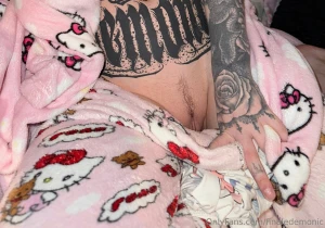 What looks most kissable on these pics part 1