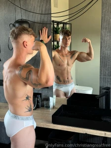 Come get lost in my reflection