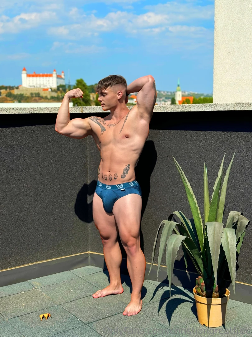 Caught between too hot to handle and too naughty to stop 