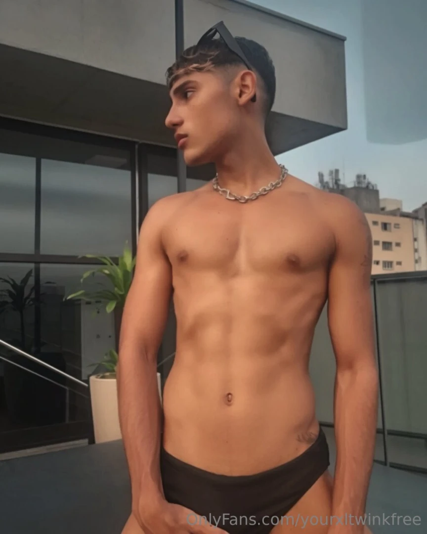 Am i cute enough for you sir i promise i can take it very hard 