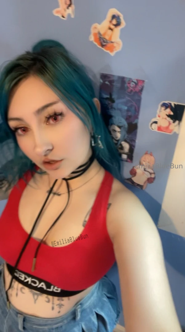 Naturally pink eyes would be so cute 